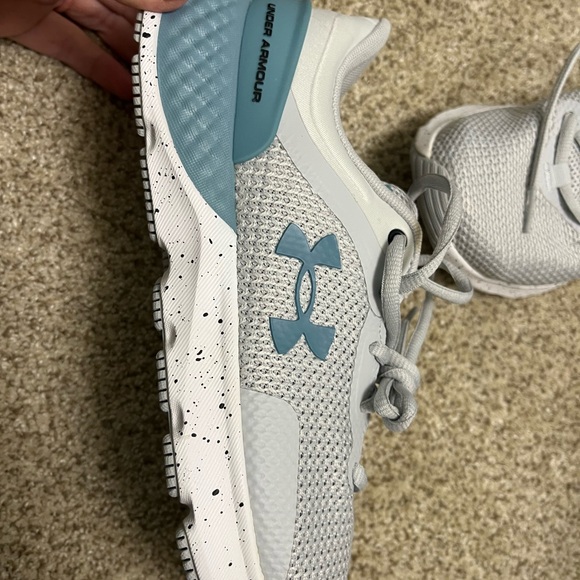 New Under Armour Sneakers - Picture 5 of 10